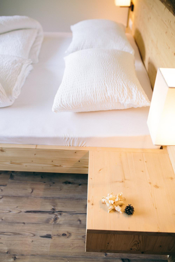 Bedroom, Gasthof Schonau, Bolzano