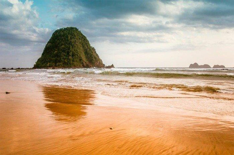 Beach 3, Wisma Pulau Merah, Banyuwangi