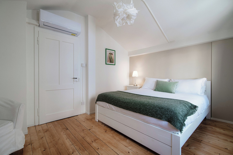 Room 2, Mansarda Verde, Lugano