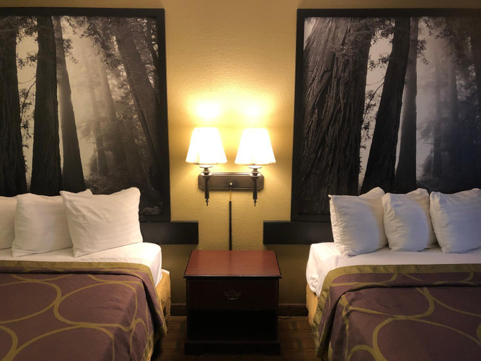 Bedroom 3, Super 8 by Wyndham Corning, Tehama