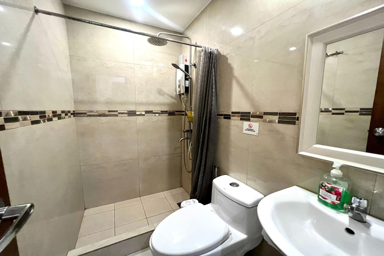 Bathroom 4, Khotel near T3 Airport, Pasay City