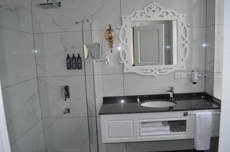 Others 3, Qrista Managed by Dedeman, Merkez