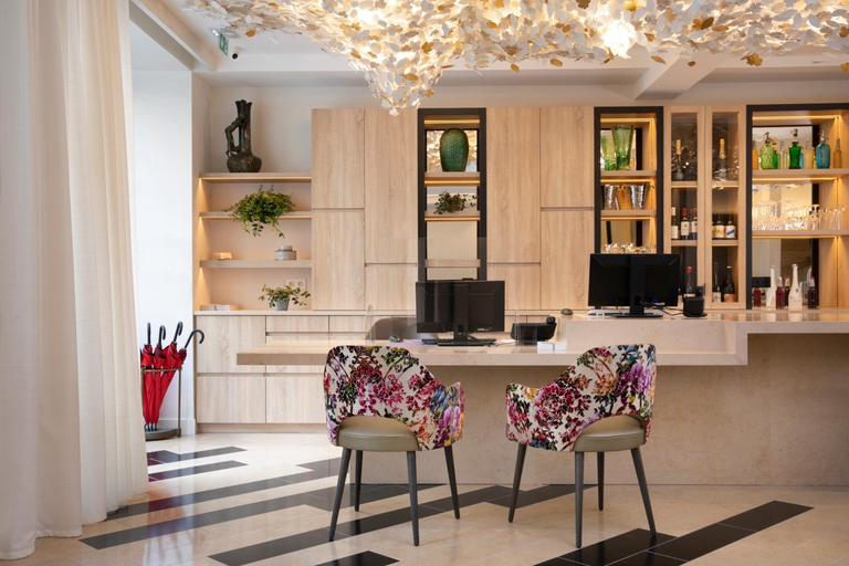 Public Area 3, Hotel Des Champs Elysees, Paris