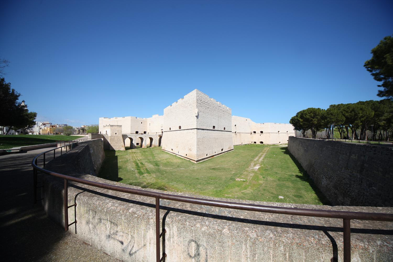 Others 5, Essence, Barletta-Andria-Trani