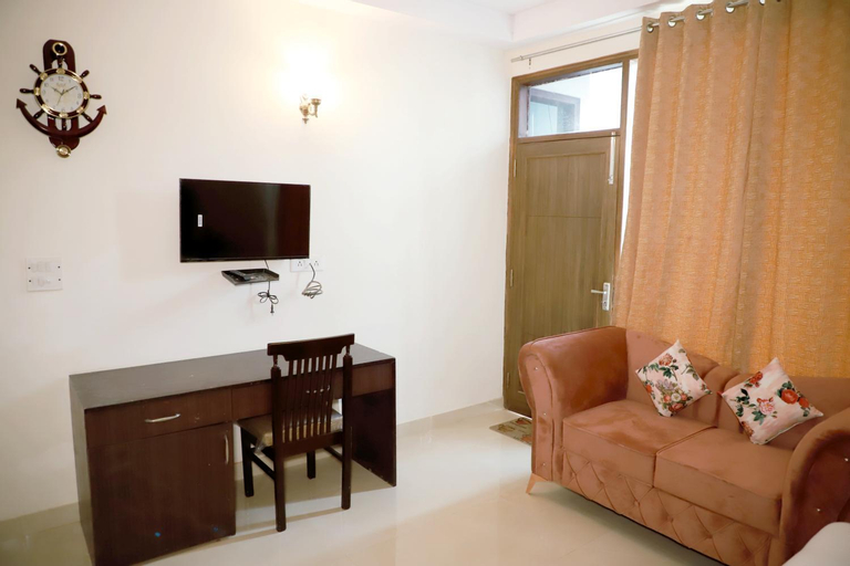 Others 5, Fortune Home Service Apartment 3Bhk,E-28, Saket 2B, West