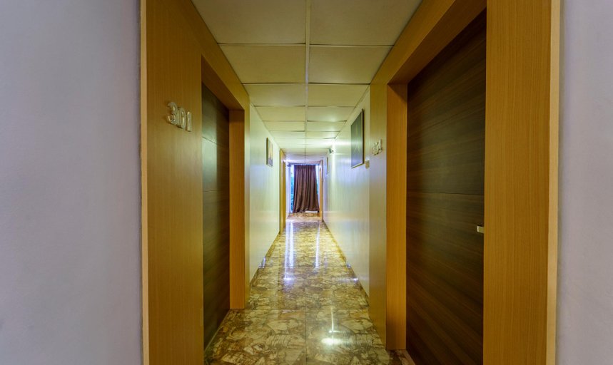 Public Area 3, Treebo Golden Swan Tambaram, Kancheepuram