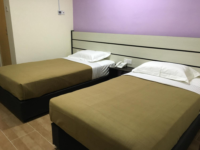Bedroom 3, Grand Business Hotel, Besut
