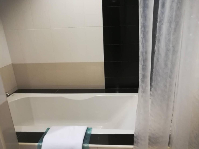 Bathroom 4, Ayara Grand Palace Hotel, Muang Phitsanulok