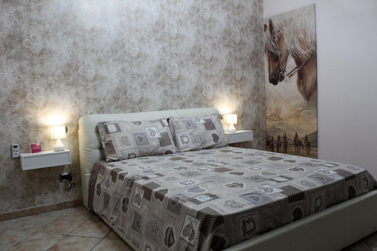 Bedroom 3, Emotions, Rome