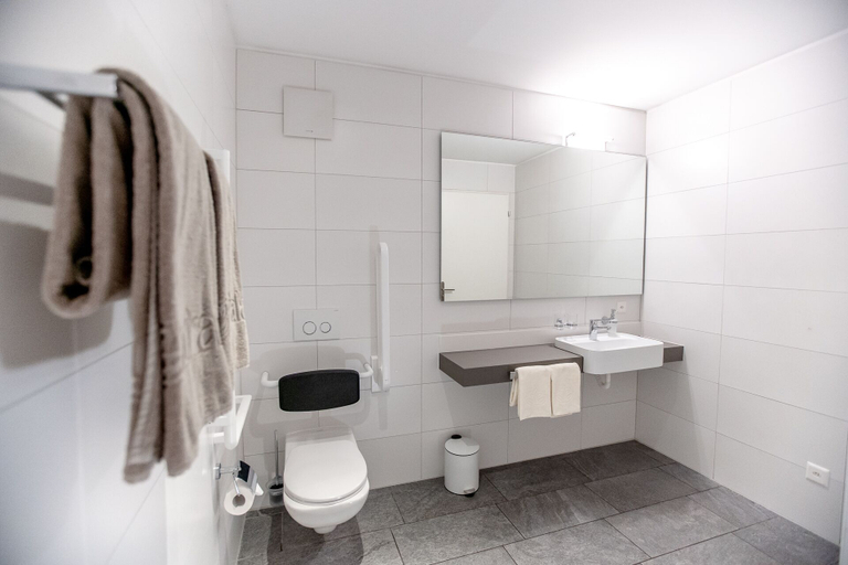 Bathroom 4, Miralago Locarno Easy Rooms, Locarno