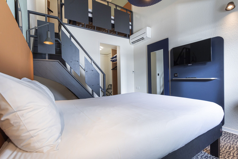 Bedroom 4, ibis Granville Port de Plaisance, Manche