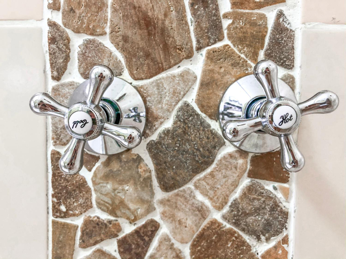 Bathroom 7