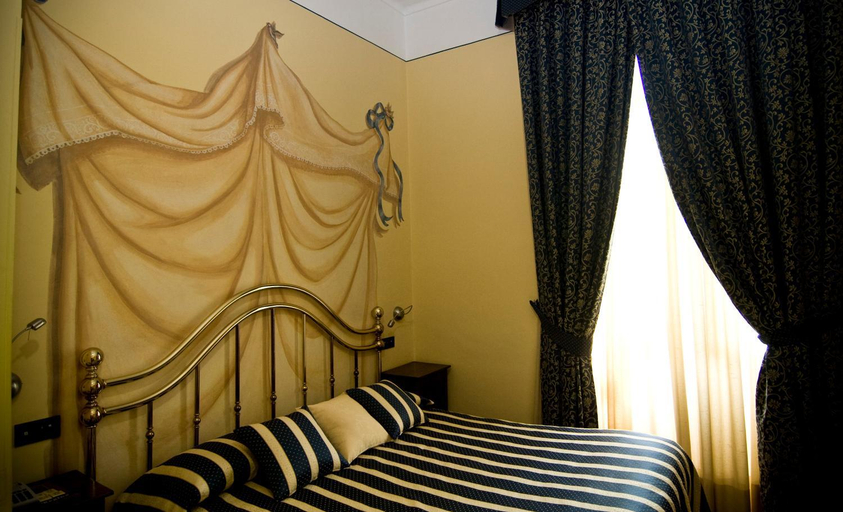 Others 4, Hotel Regina, Torino