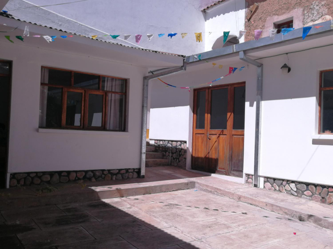 Others 3, Charlies Place, Oropeza