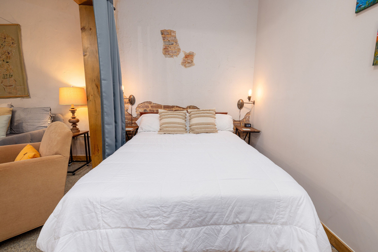 Bedroom 3, Hartwell Suites, Hart