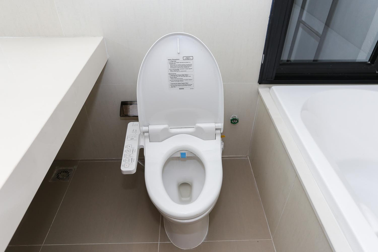 Bathroom 3, Quiet Hoang Quoc Viet Hotel & apartment, Cầu Giấy