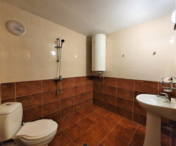 Bathroom, Yakovtsi Inn, Elena