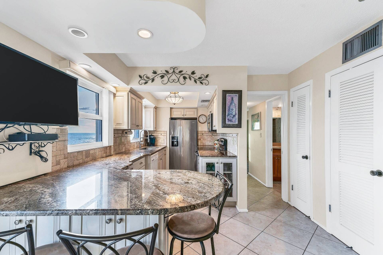 Food & Drinks, San Marco 5th Floor With Private Beach, Sarasota