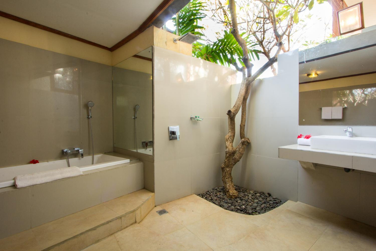 Bathroom 4, Arya Amed Beach Resort, Karangasem