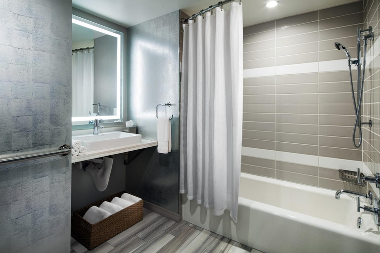Bathroom 23