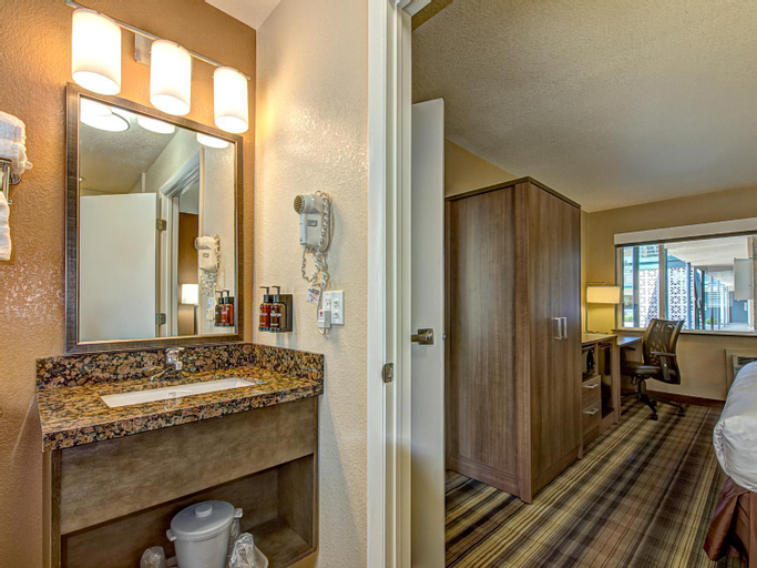 Bedroom 5, Boulder University Inn, Boulder