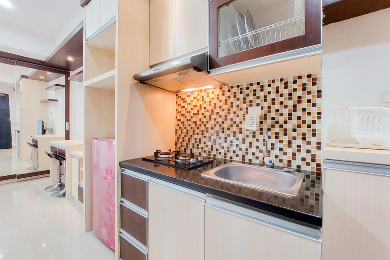 Others 5, Cozy and Minimalist Studio Paramount Skyline Apartment By Travelio, Tangerang