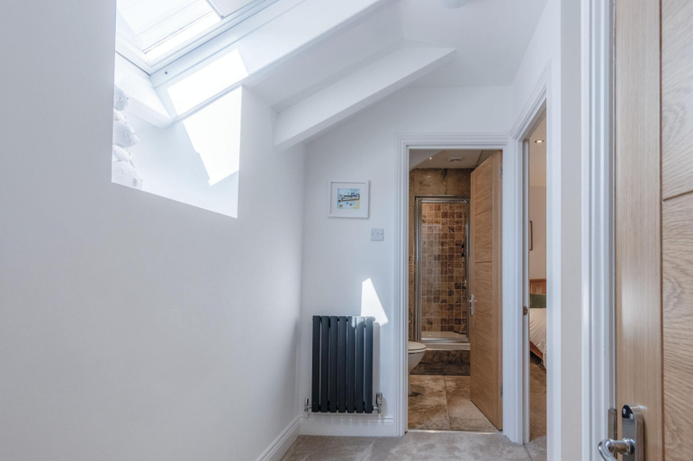 Others 4, Flat 2 - 2 Bedroom Apartment - Tenby, Pembrokeshire