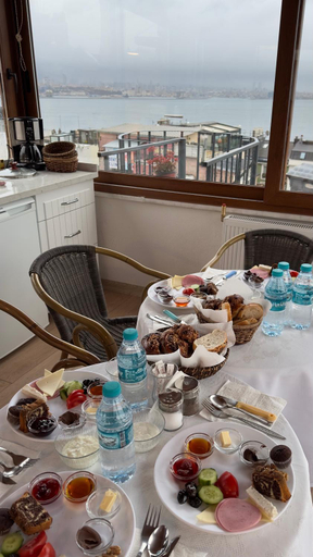 Food & Drinks 4, Terrace Guesthouse, Fatih
