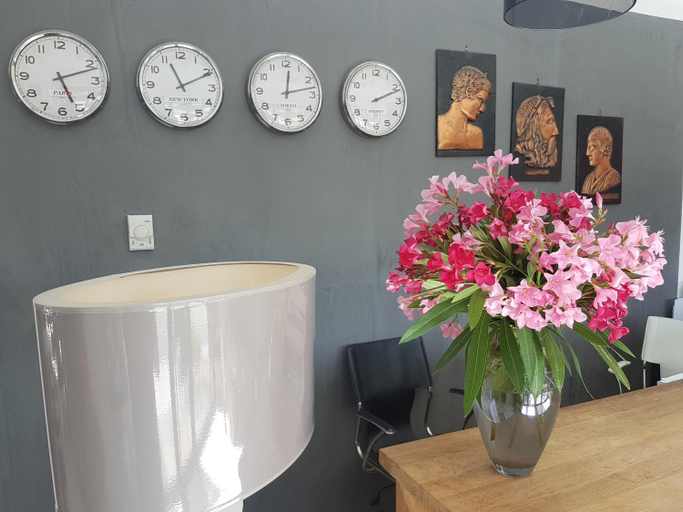 Others 5, Appart'hotel Residella House Room & Kitchen Avignon Le Pontet, Vaucluse