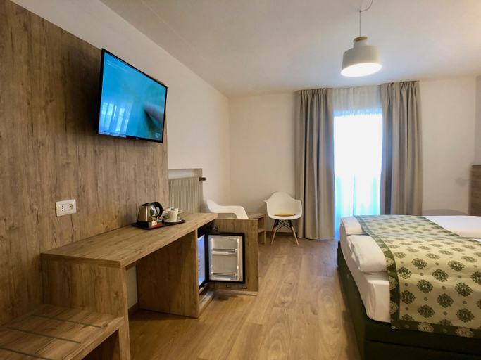 Bedroom 2, Hotel Kronplatzer Hof, Bolzano
