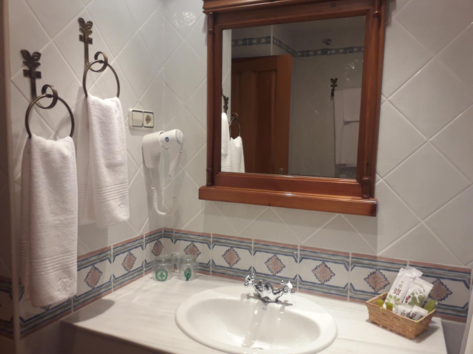 Bathroom 3, Nava Real, Madrid