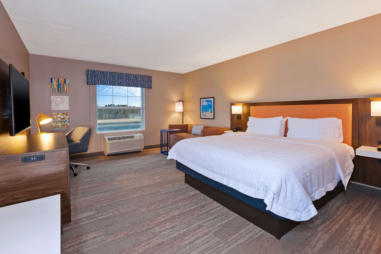 Bedroom 3, Hampton Inn Cape Cod Canal, Barnstable