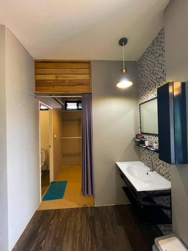 Bathroom 5