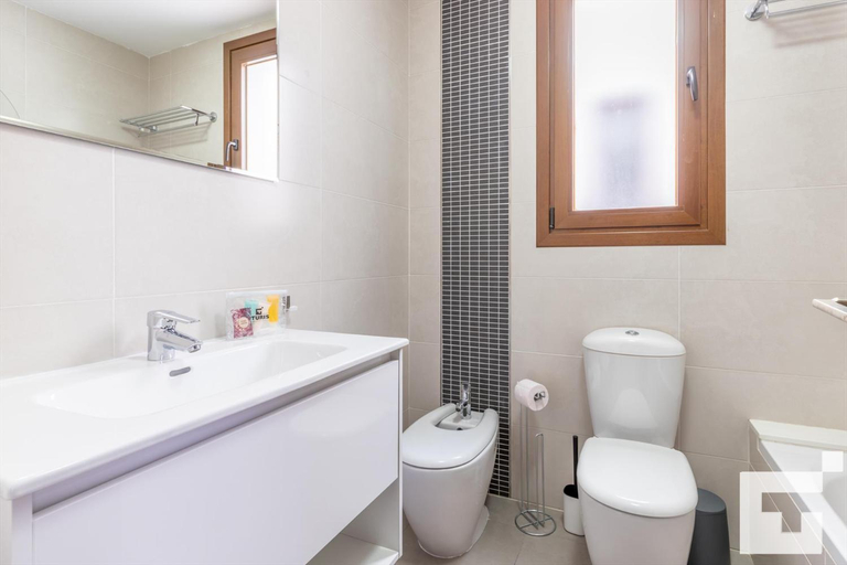Bathroom 3, Villa Mirador de Bassetes 5 - Grupo Turis, Alicante