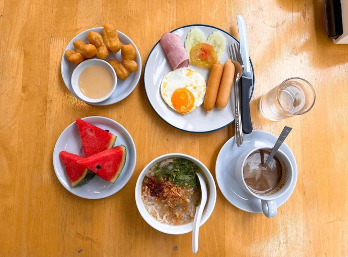 Food & Drinks, The Leaf & Pool Accommodation Koh Larn, Pattaya