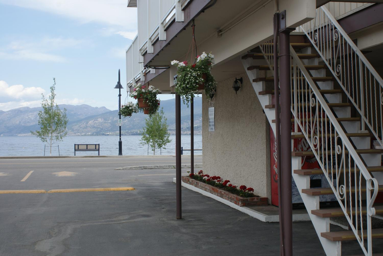 Others 4, Shoreline Resort, Okanagan-Similkameen