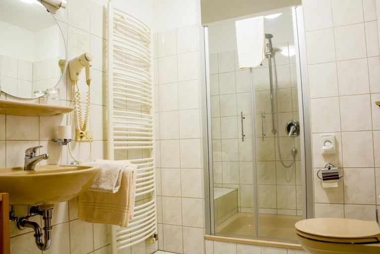 Bathroom 27