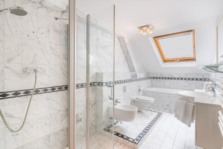 Bathroom 7