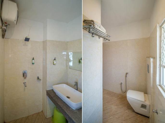 Bathroom 2, Hotel Parnil Palace, Kamrup Metropolitan