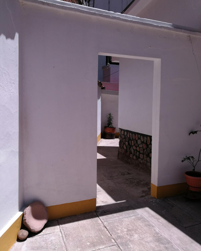 Others 5, Charlies Place, Oropeza