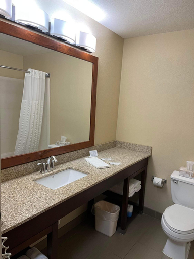 Bathroom 4, Quality Inn & Suites Bradford, Mc Kean