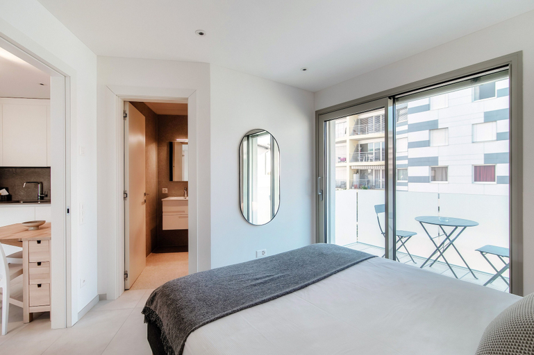 Room 2, Kristall 9, Lugano