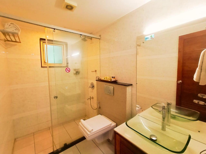 Bathroom 3, Hill Palace Hotel & Spa, Ernakulam