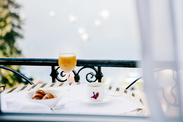 Food & Drinks 15