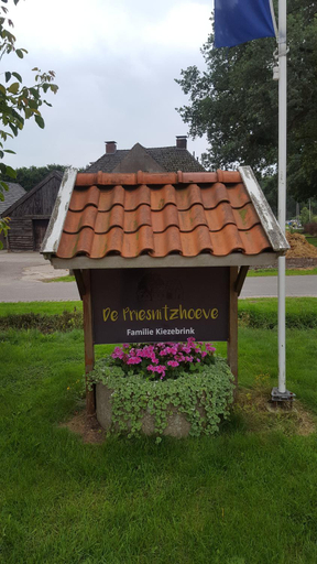 Others 5, De Priesnitzhoeve, Rheden