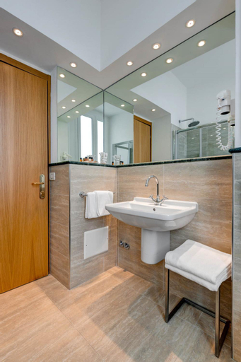 Bathroom 6
