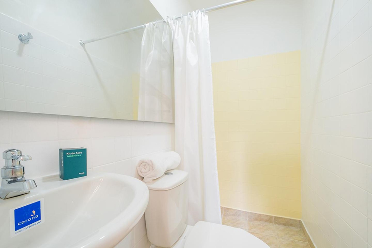Bathroom 3, Casa de Pinos Hotel, Bucaramanga