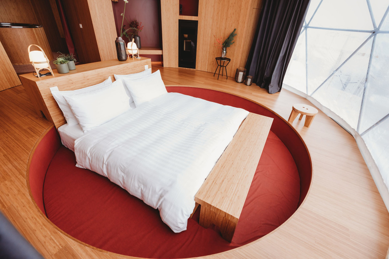 Bedroom 2, Whitepod, Monthey
