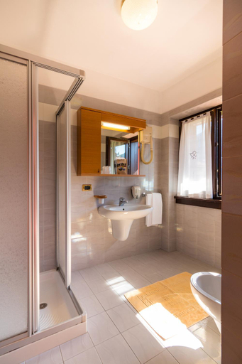 Bathroom 3, Bellavista, Trento