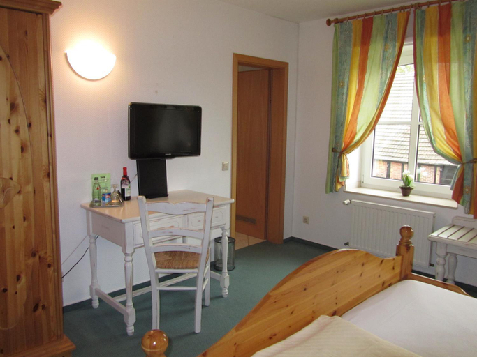 Bedroom 2, Land-gut-Hotel Lohmann, Warendorf